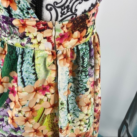 main strip Hawaiian floral cross back deep plunge V-neck dress cross back dress - Picture 6 of 9